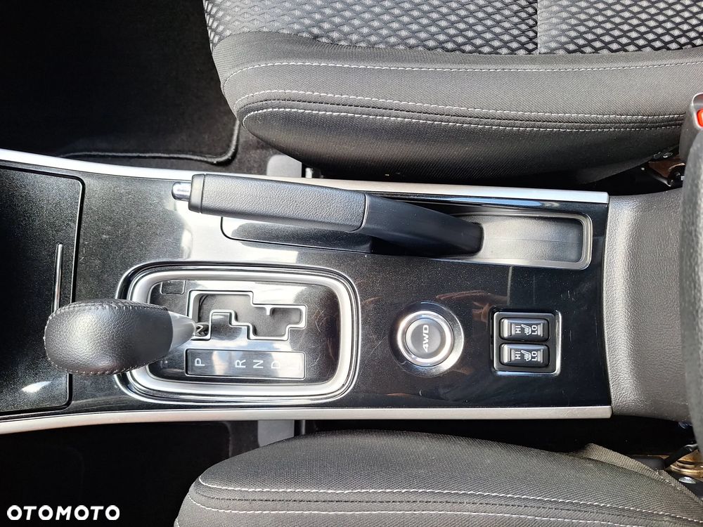 Mitsubishi Outlander 2.0 4WD CVT Plus - 25