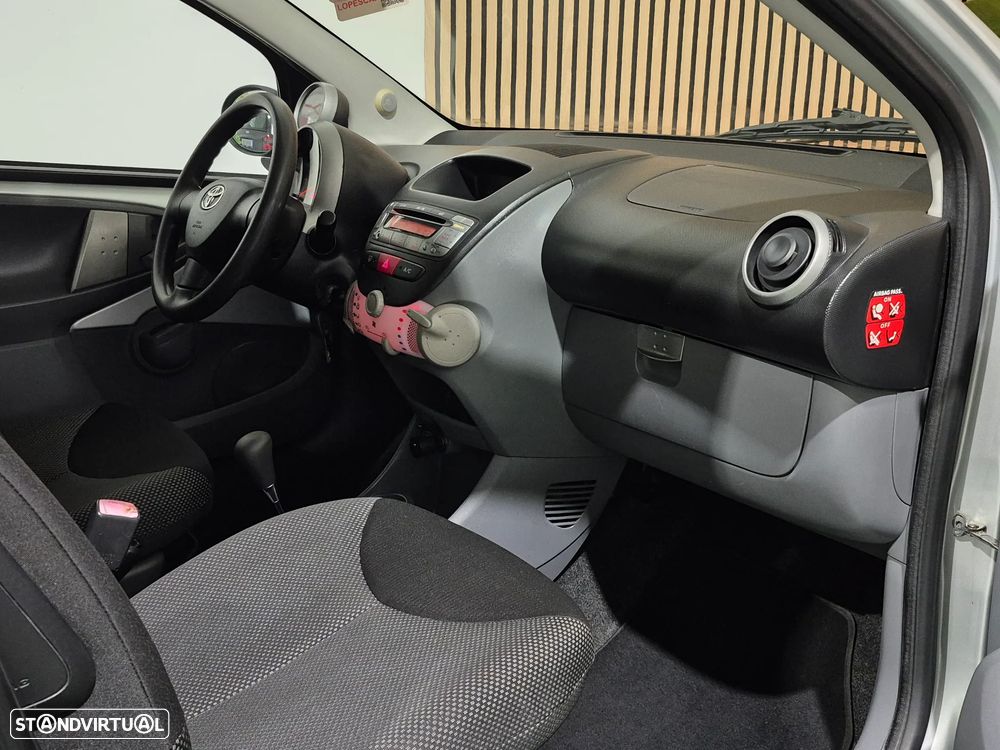 Toyota Aygo 1.0 Plus Sport Pack MM - 10