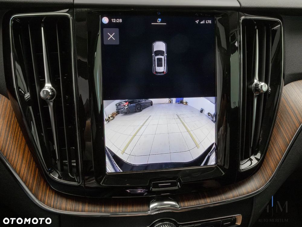 Volvo XC 60 B4 D AWD Ultimate Dark - 27