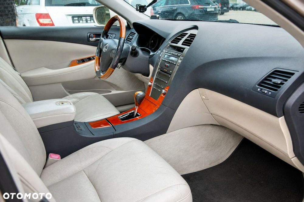 Lexus ES - 8