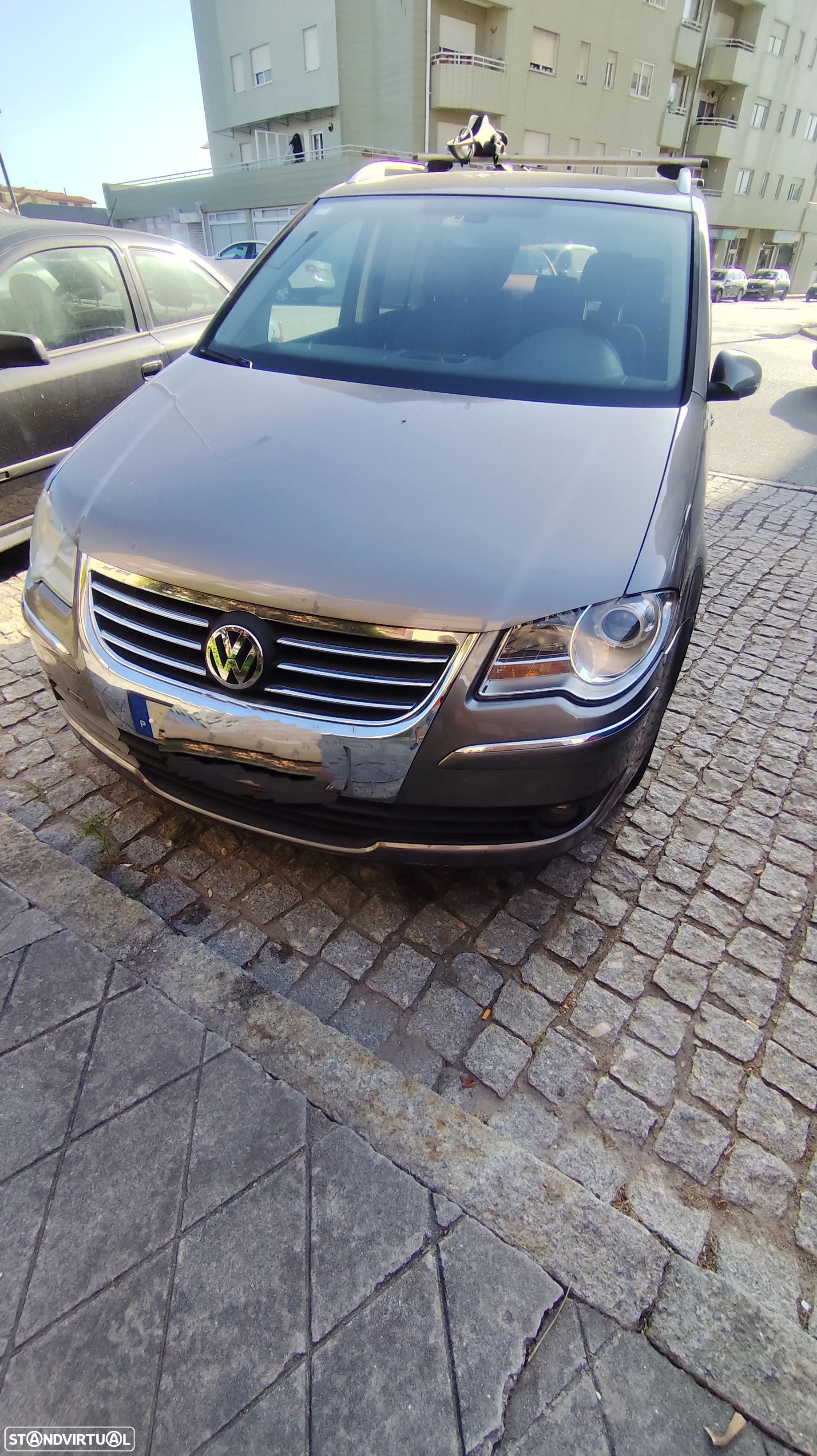 VW Touran 1.9 TDi Highline 7L - 1