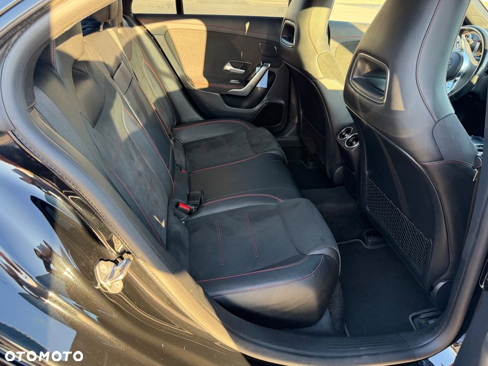 Mercedes-Benz CLA 200 AMG Line 7G-DCT - 21