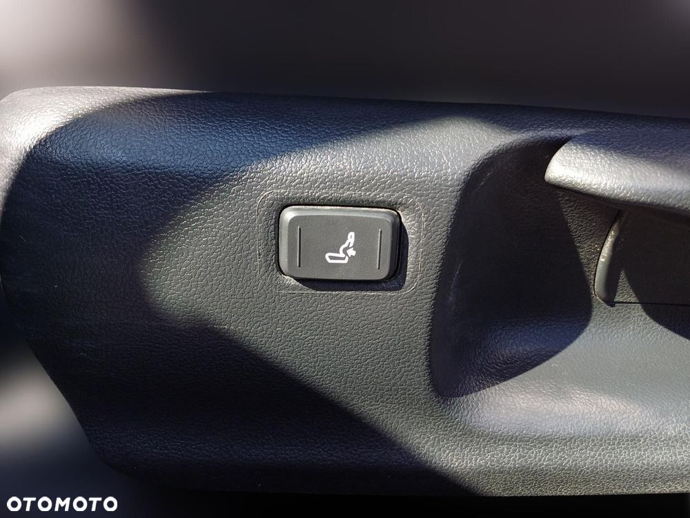 Toyota Corolla 1.8 Hybrid Style - 24