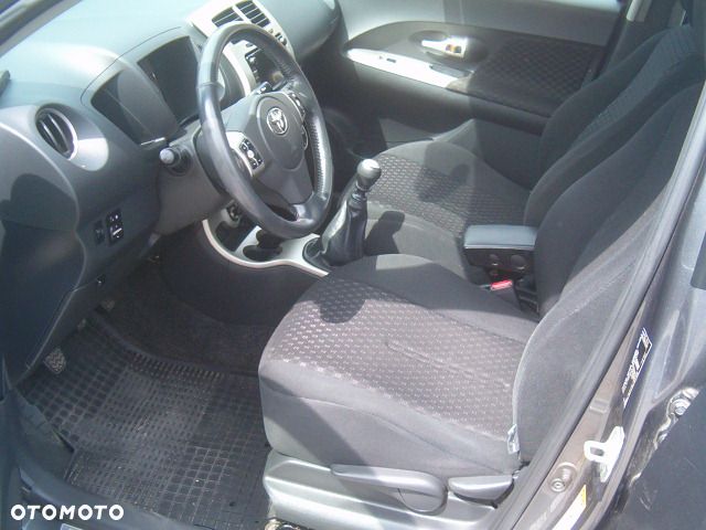 Toyota Urban Cruiser - 11