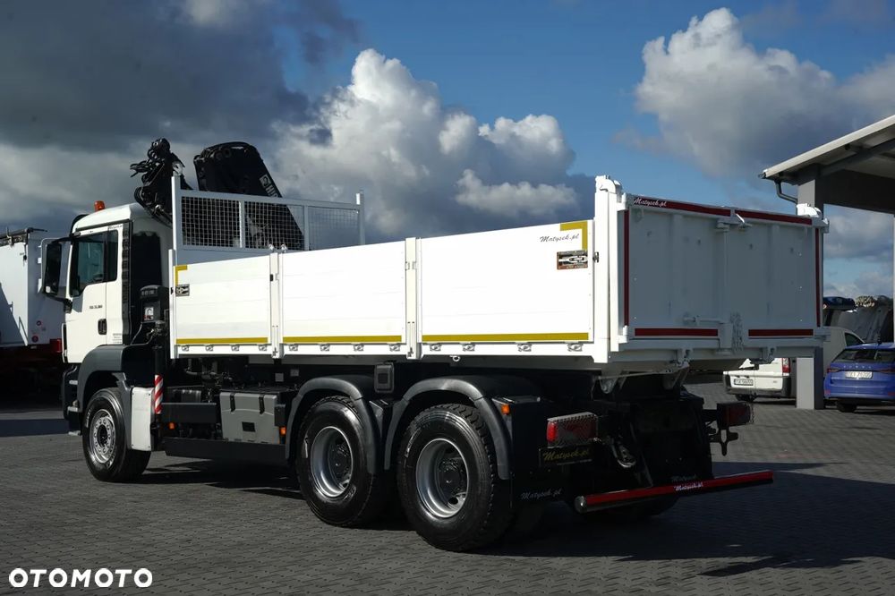 MAN TGS 33.360 / 6x4 / WYWROTKA - 5,7 M + HDS HIAB XS 122 HIDUO / MAX WYSÓW - 8,2 M / MAX UDŹWIG - 4 800 KG / KLAPO - DRZWI / MANUAL / PILOT / - 11