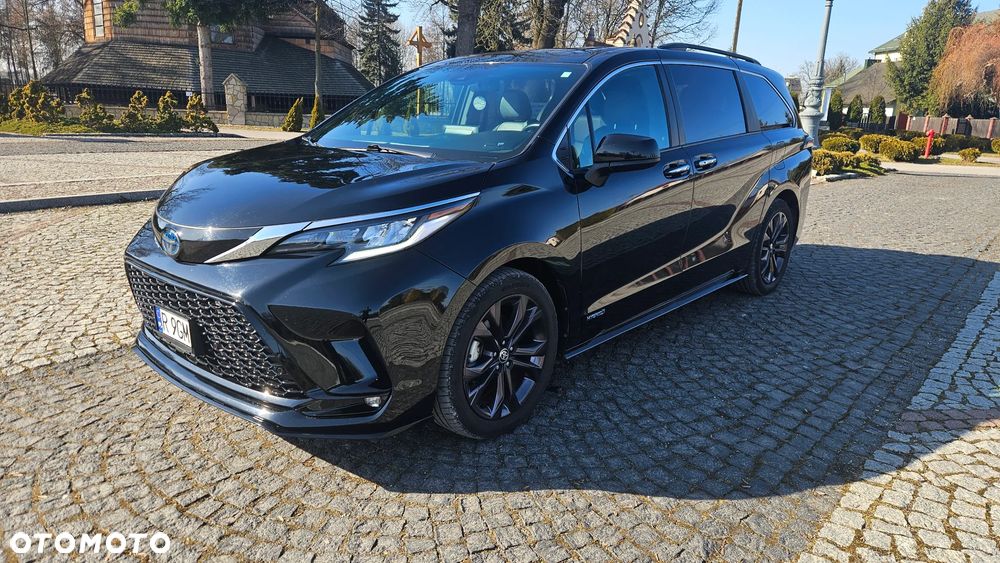 Toyota Sienna - 1