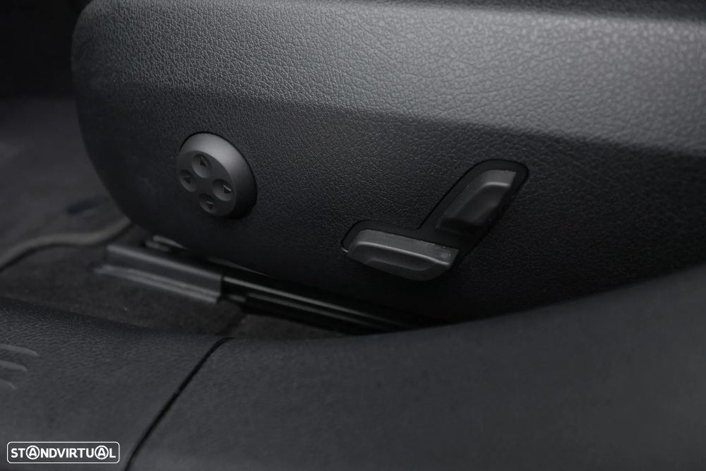 Mercedes-Benz E 220 d 9G-TRONIC Edition AVANTGARDE - 27