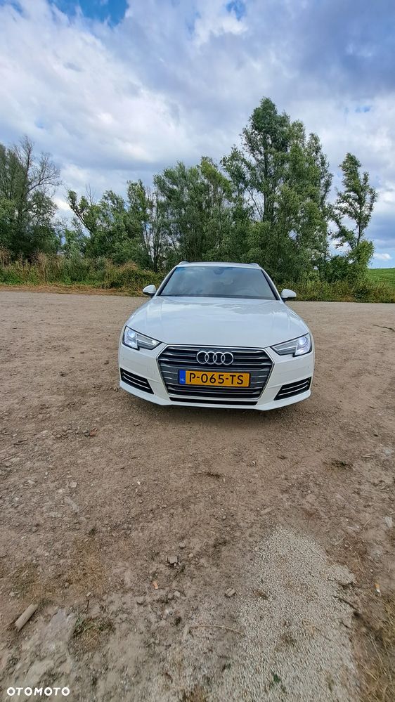 Audi A4 Avant 2.0 TDI S tronic design - 2
