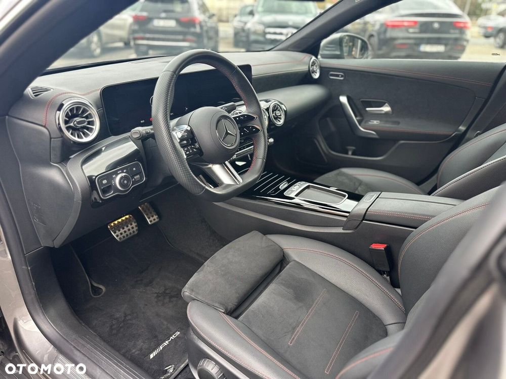 Mercedes-Benz CLA 180 AMG Line 7G-DCT - 10