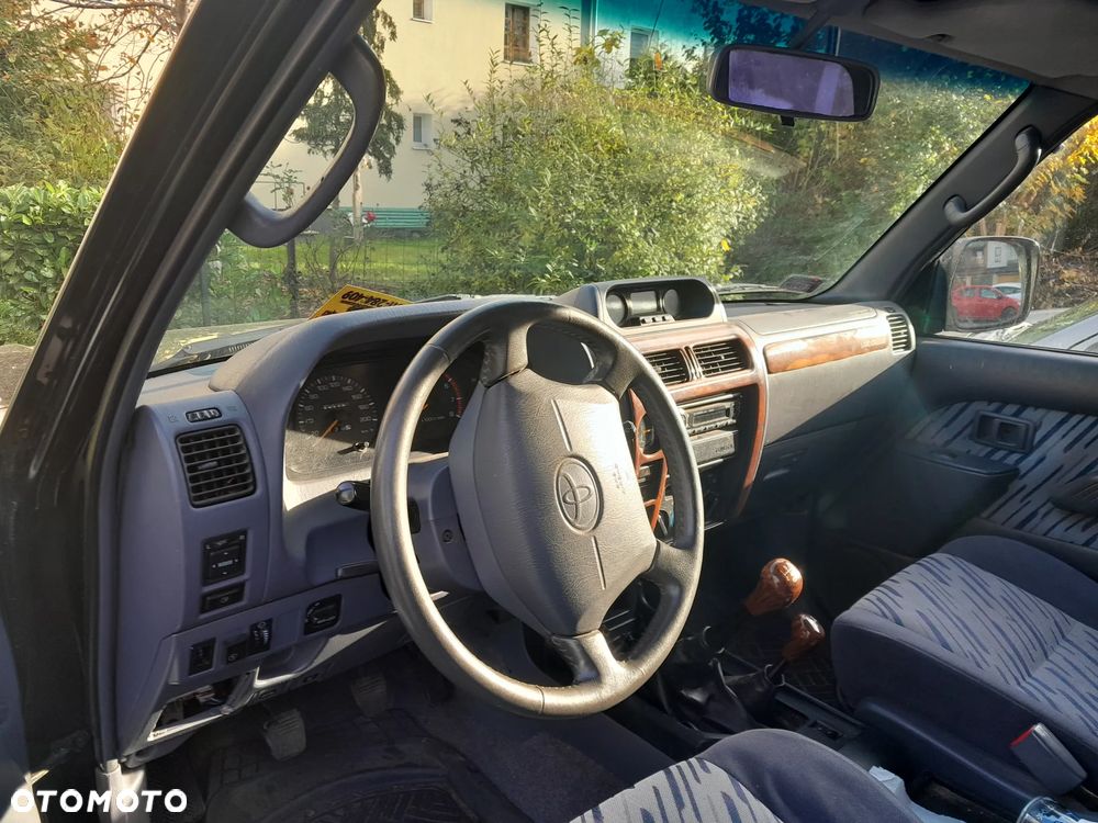 Toyota Land Cruiser - 7