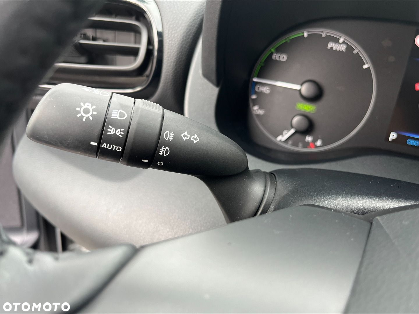 Toyota Yaris Hybrid 1.5 Comfort - 17