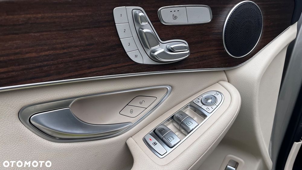 Mercedes-Benz GLC 300 4Matic 9G-TRONIC - 10