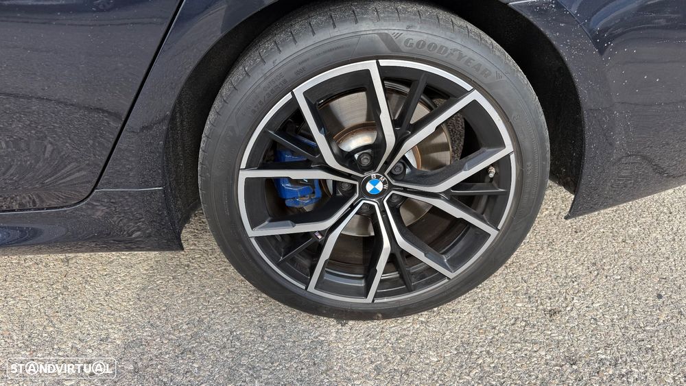 BMW 530 e Pack Desportivo M - 12