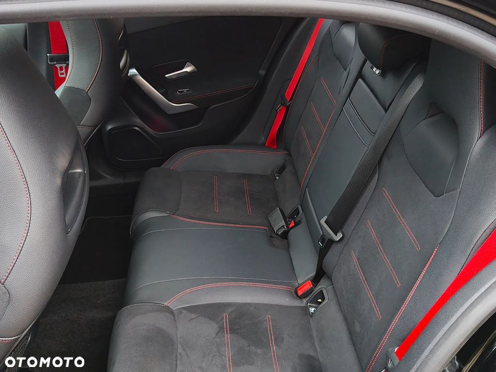 Mercedes-Benz Klasa A AMG 35 4Matic AMG Speedshift DCT 7G Advanced-Plus - 24