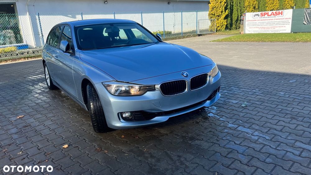 BMW Seria 3 320i Sport Line - 29