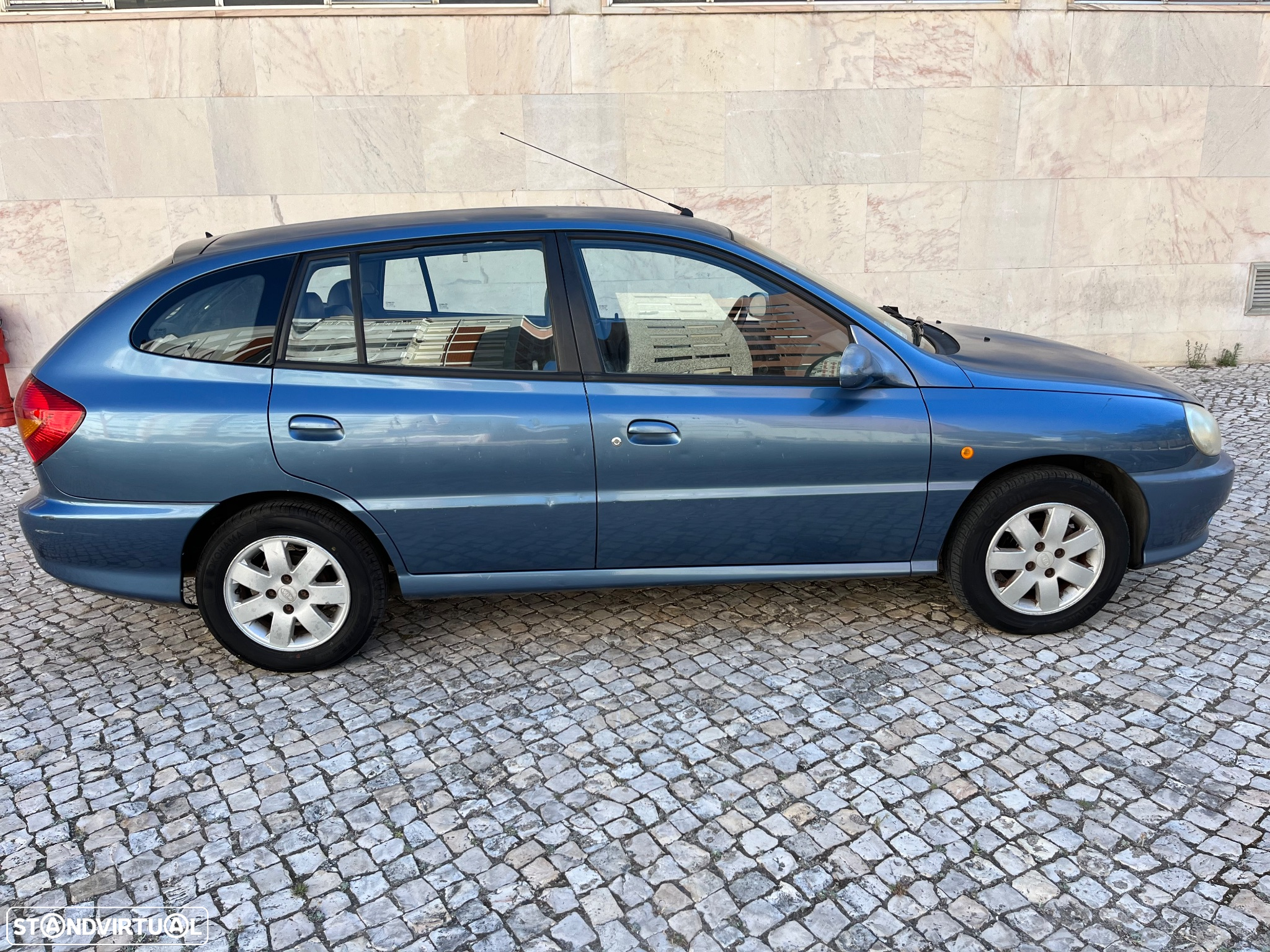 Kia Rio SW 1.3 LS Confort - 12