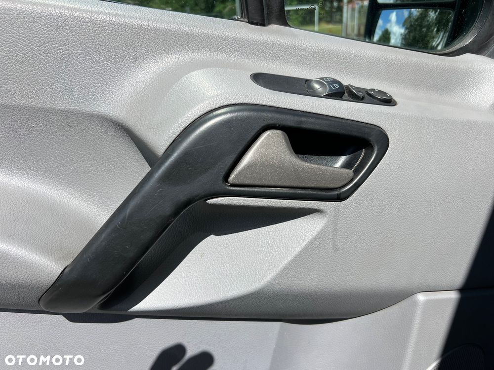 Mercedes-Benz Sprinter - 15
