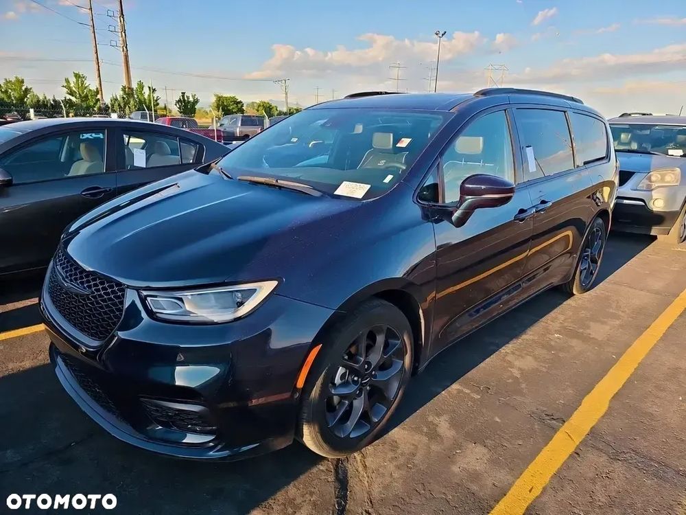 Chrysler Pacifica - 3