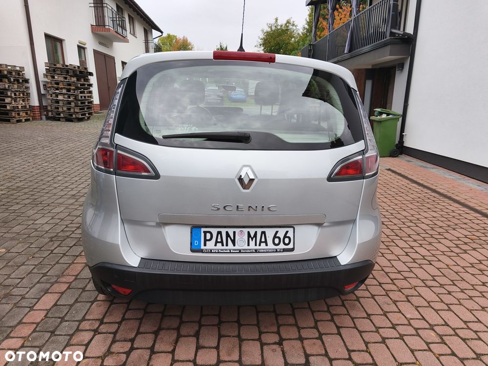 Renault Scenic 1.6 16V 110 Authentique - 12