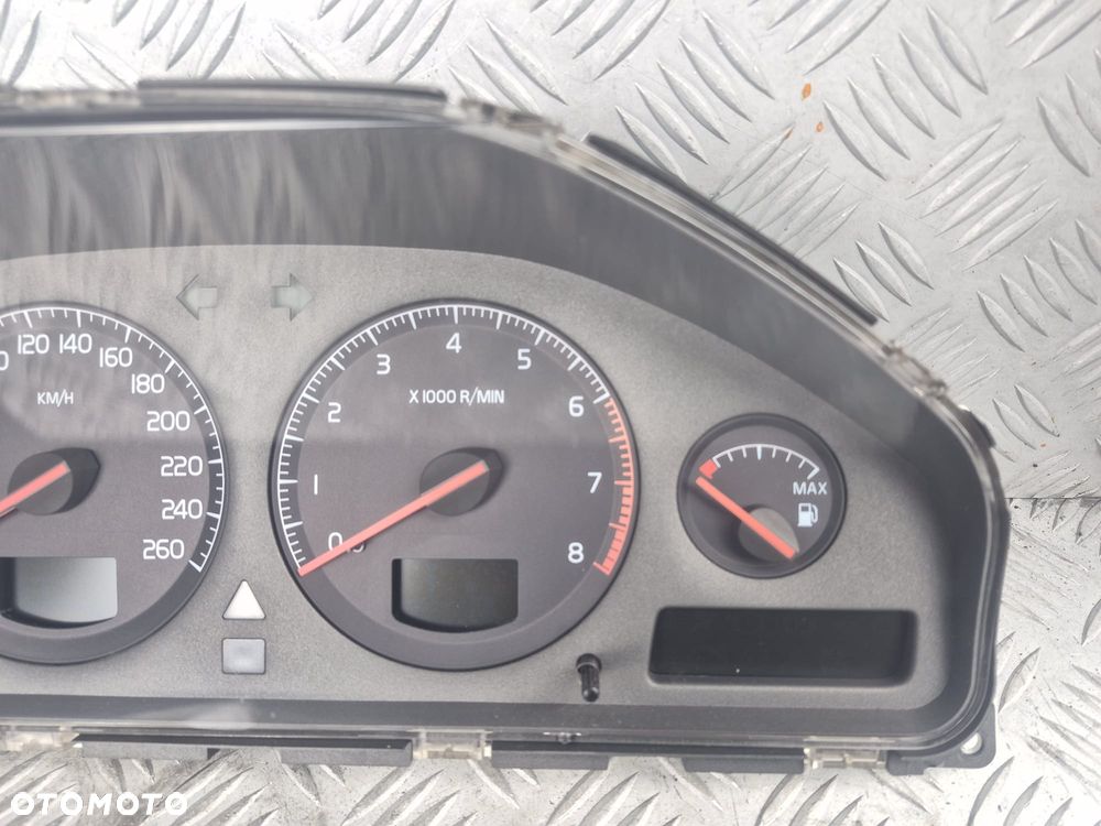 Licznik Volvo V70 9499668 - 3