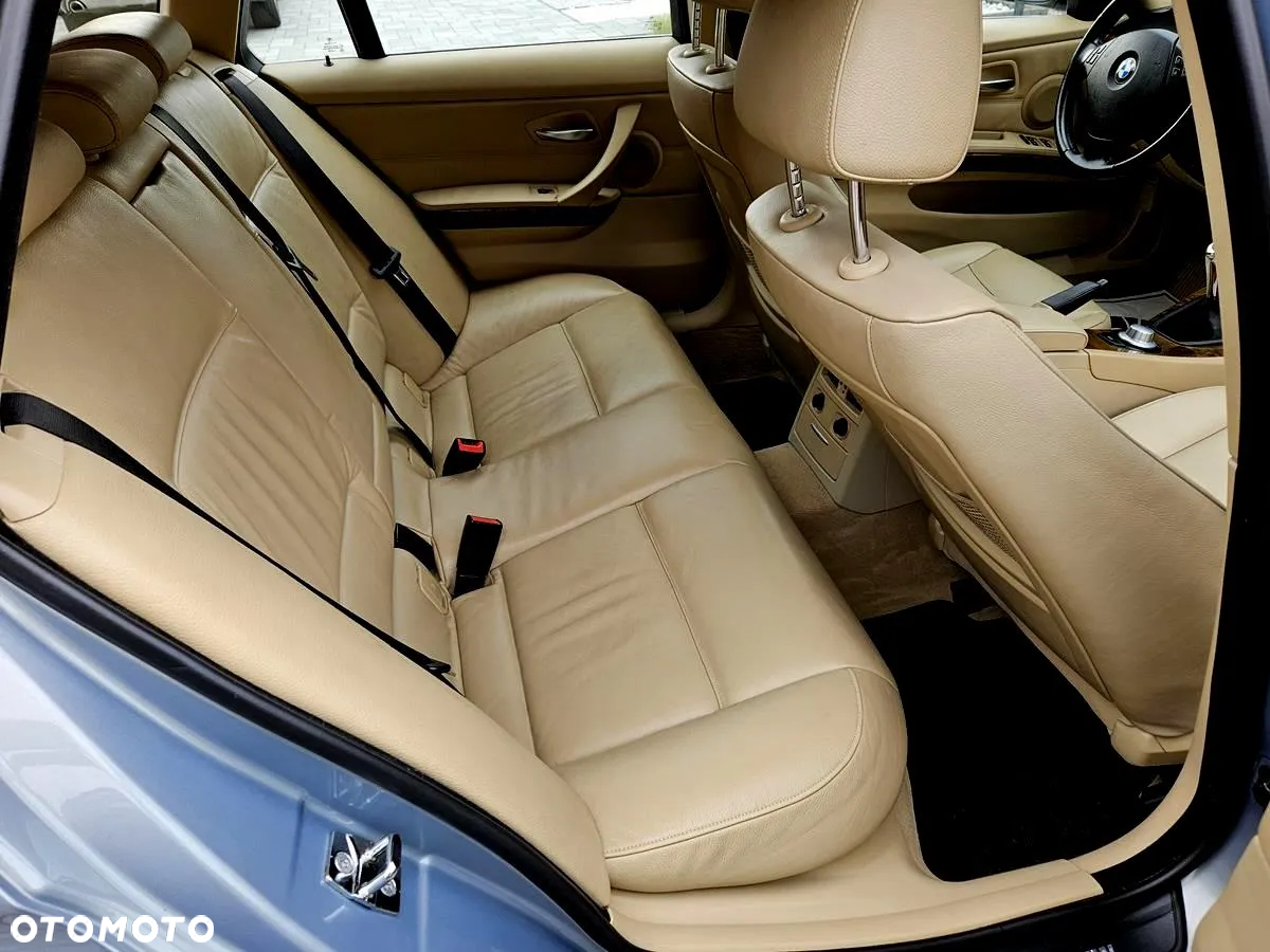 BMW Seria 3 330xd DPF Touring - 22