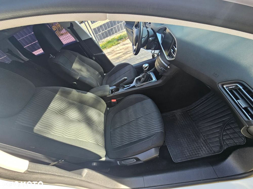 Peugeot 308 - 24