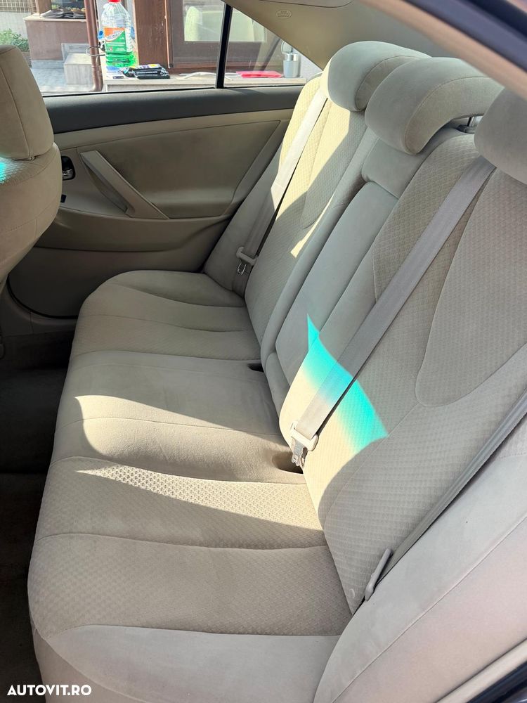 Toyota Camry - 11
