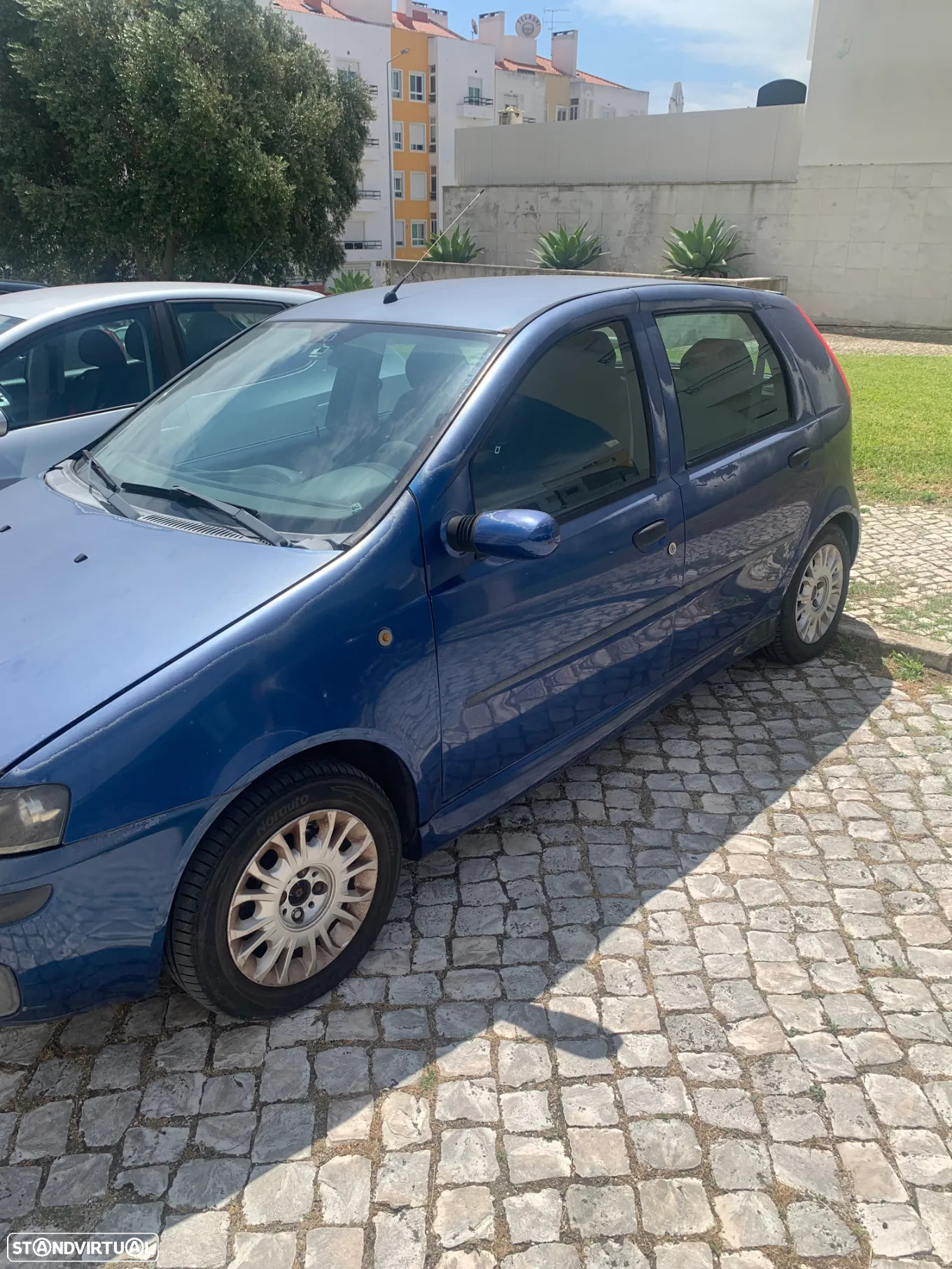 Fiat Punto 1.2 16V HLX - 2