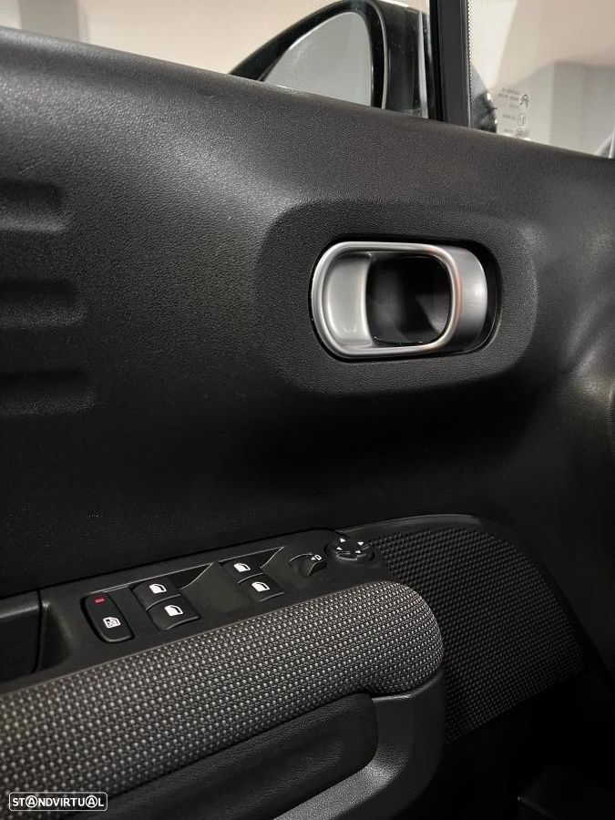 Citroën C3 Aircross 1.2 PureTech Shine EAT6 - 6