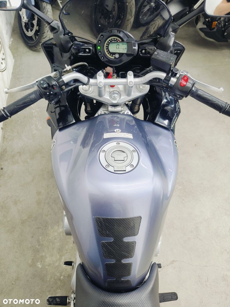 Yamaha FZS - 15