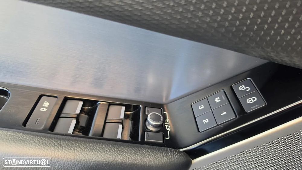 Land Rover Range Rover Velar 2.0 D R-Dynamic SE - 31