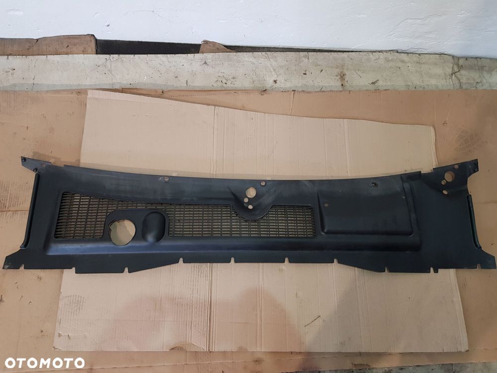 podszybie plastikowe 4416472 chrysler le baron 94 3.0b - 1