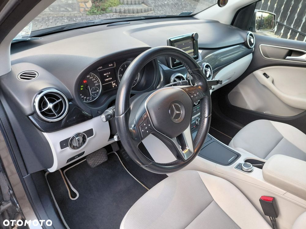 Mercedes-Benz Klasa B 180 7G-DCT - 3