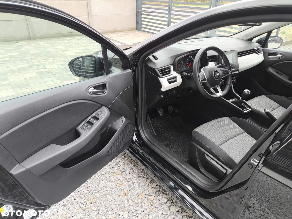 Renault Clio - 10