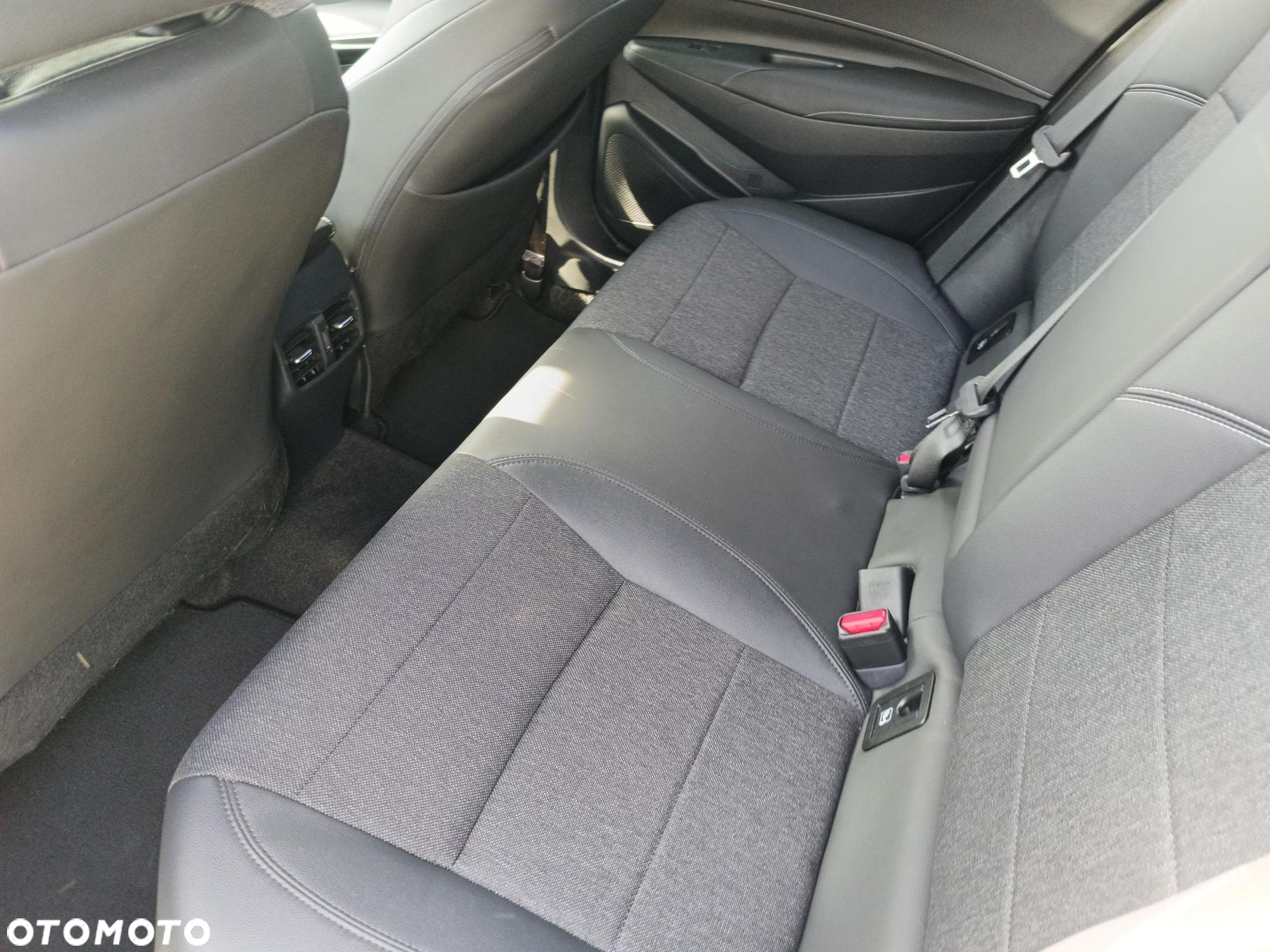 Toyota Corolla 2.0 Hybrid Comfort - 10