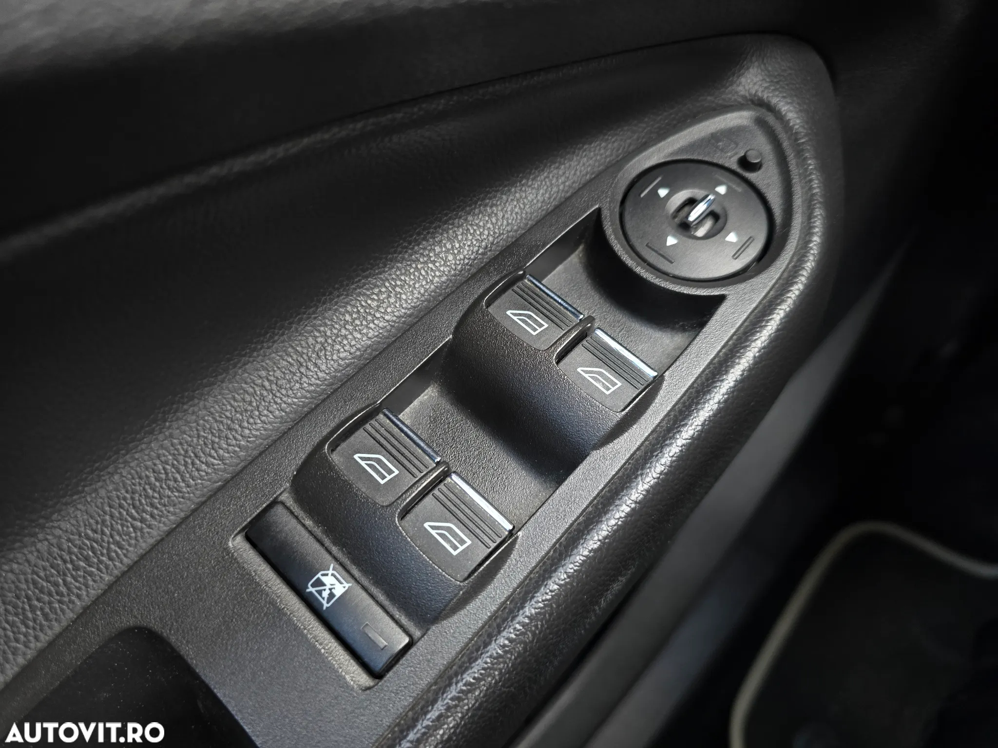 Ford Kuga 2.0 TDCi 4WD Powershift Titanium - 40