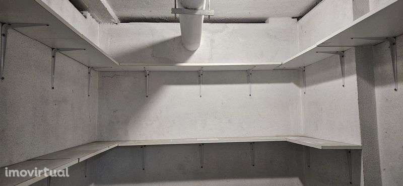 Lugar de garagem com Arrumo  junto ao Hospital CUF - Grande imagem: 4/4