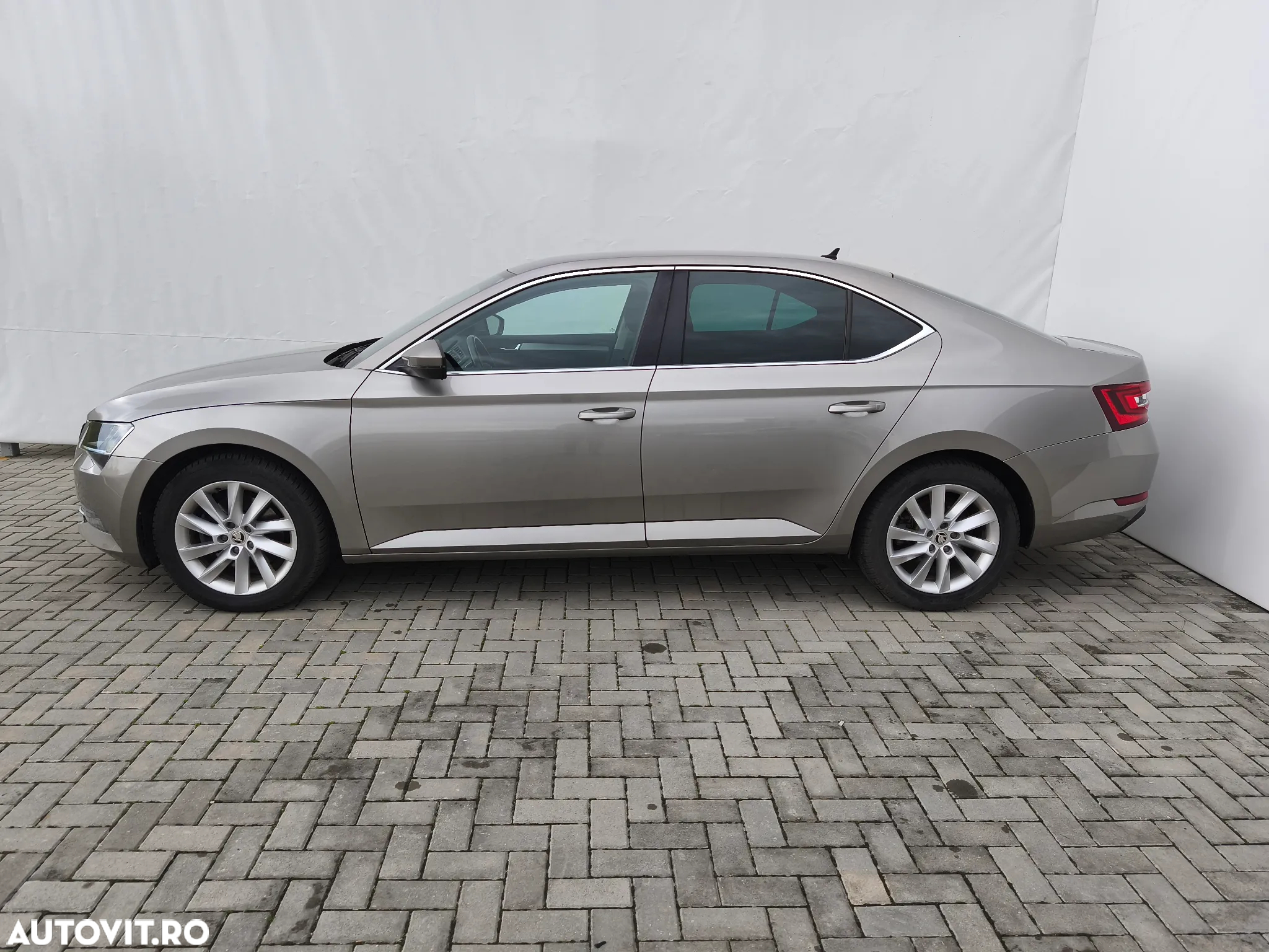 Skoda Superb 2.0 TDI 4X4 Ambition - 3