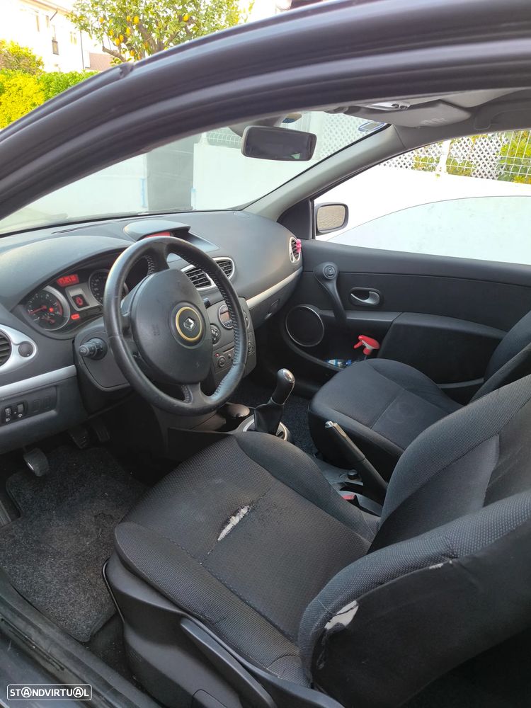 Renault Clio - 10