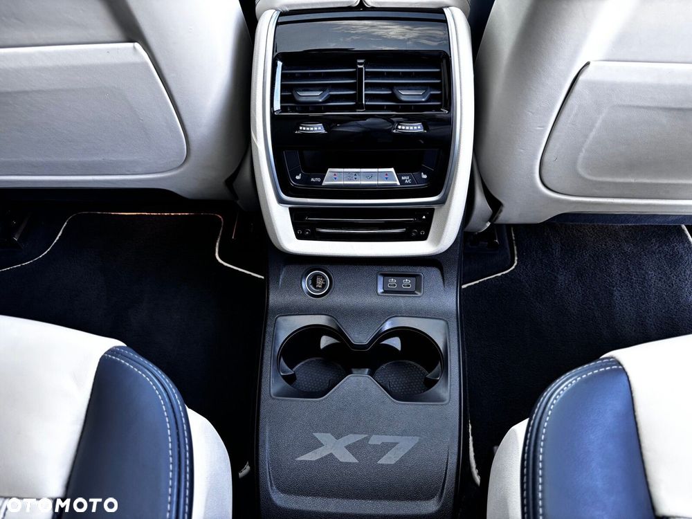 BMW X7 M50d sport - 22