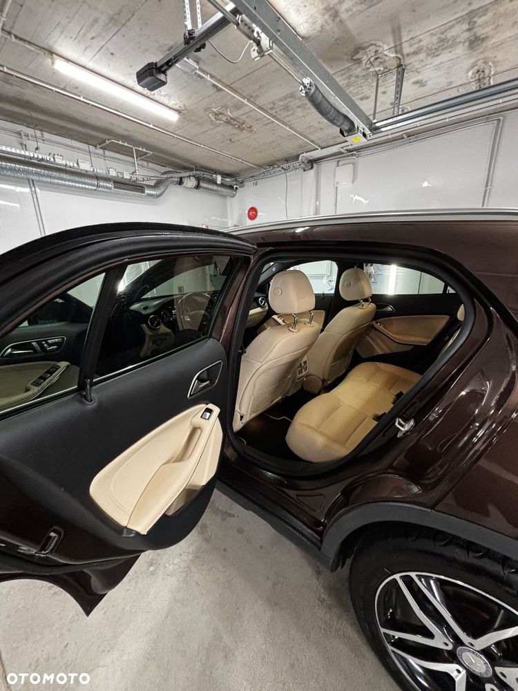Mercedes-Benz GLA 250 4-Matic - 14