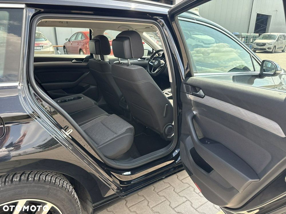 Volkswagen Passat - 17