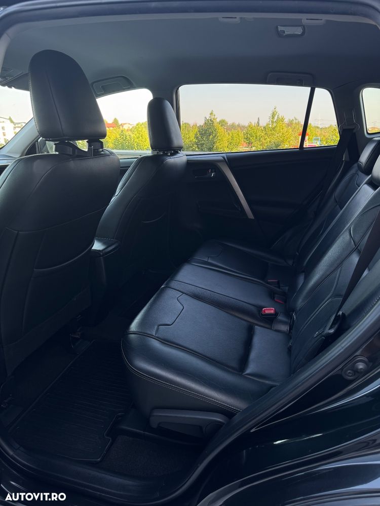 Toyota RAV4 2.2 D-4CAT 4WD Aut Executive - 9