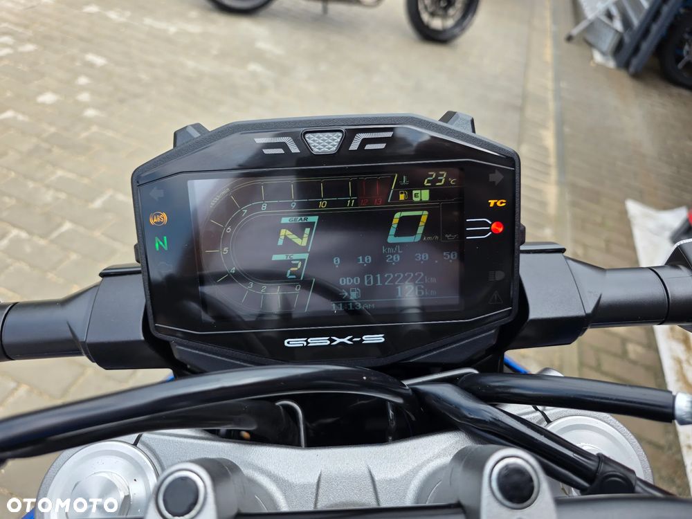 Suzuki GSX - 20