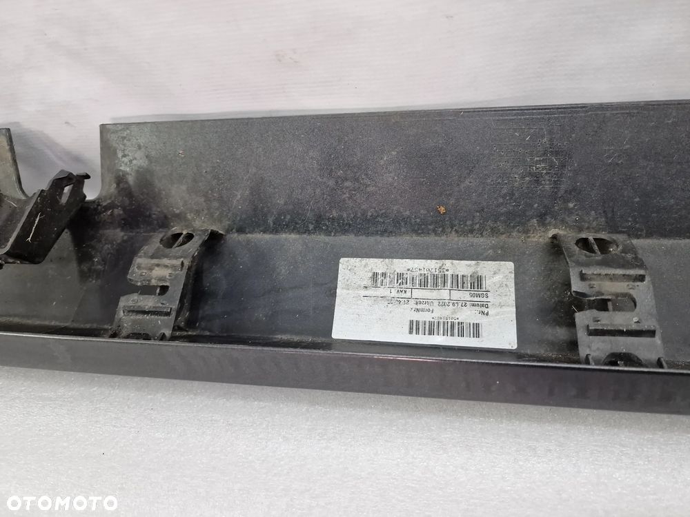 FORD FIESTA MK8 ST-LINE 17- LEWA LISTWA PROGOWA / NAKŁADKA PROGU , KOLOR SZARY METALIK ( GRAFITOWY ) , NR H1BJ-A10155-BW , NR AUKCJI PR452 - 9