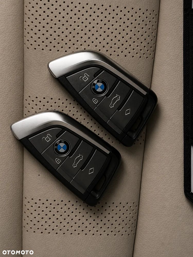 BMW X5 xDrive40d mHEV - 27