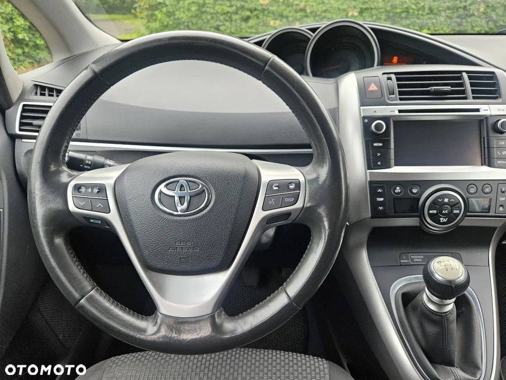 Toyota Verso 1.8 Premium 7os - 10