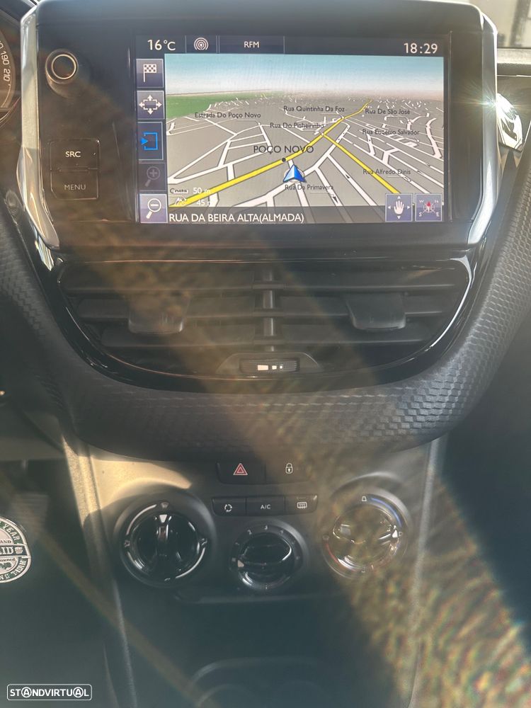 Peugeot 2008 1.2 PureTech Style - 16