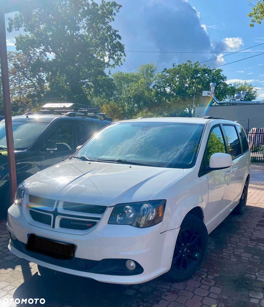 Dodge Grand Caravan - 3