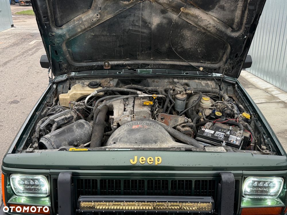 Jeep Cherokee - 10